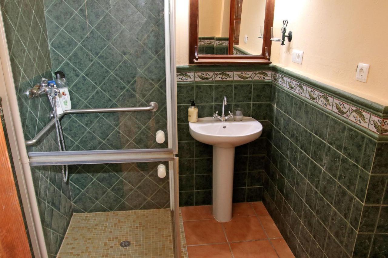 Cama en habitación femenina compartida de 4 camas