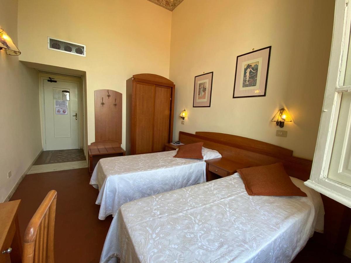 Double Room Lateral Sea View