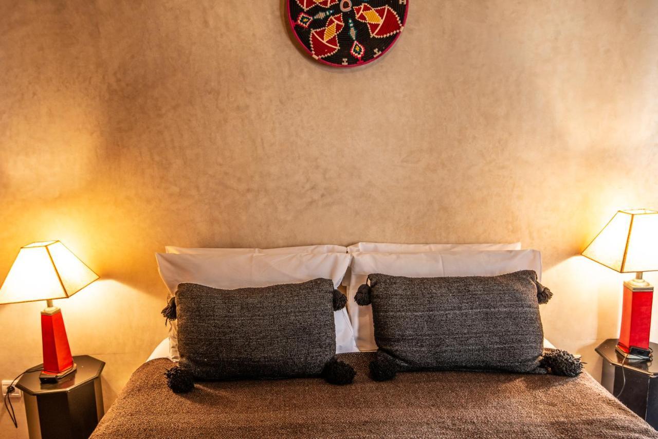 Suite (3-4 adults),1025328172:JPEG