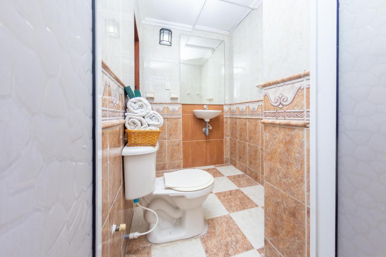 Family Room,1031450728:JPEG