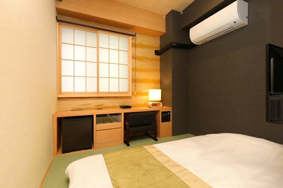 Japanese-Style Room