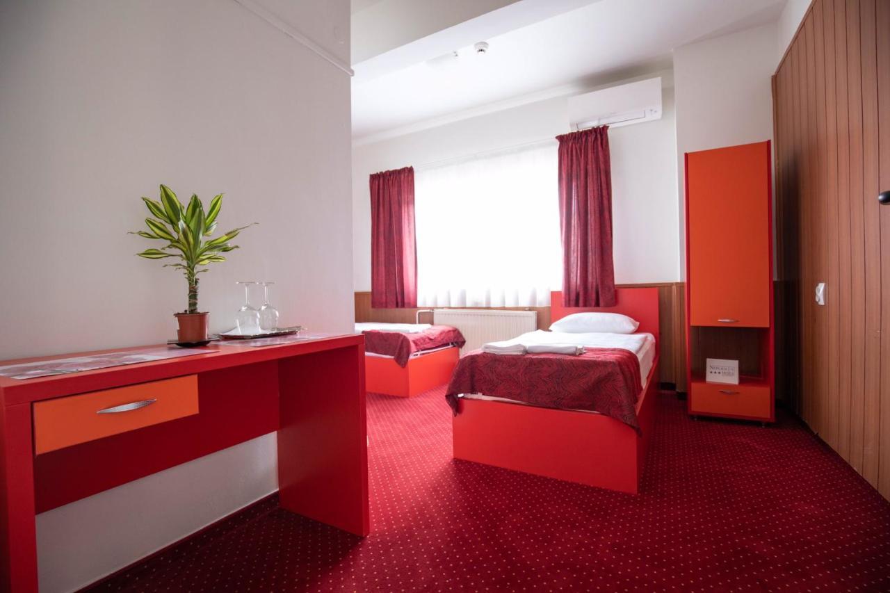 Deluxe Tweepersoonskamer met 2 Aparte Bedden