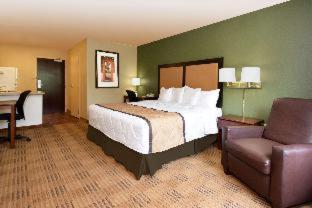 Studio with 1 King Bed - Disability Access - Non-Smoking