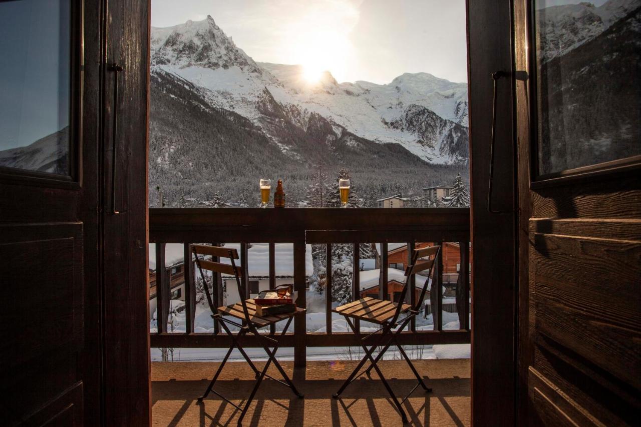Twin Room with Balcony and View of Mont Blanc