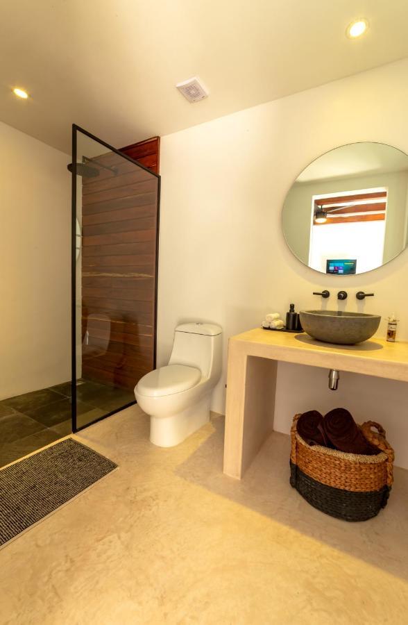 Kamer met Kingsize Bed en Uitzicht op het Zwembad