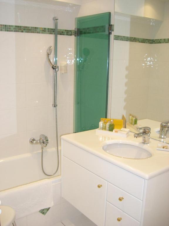 Standard Double Room,409863582:JPEG