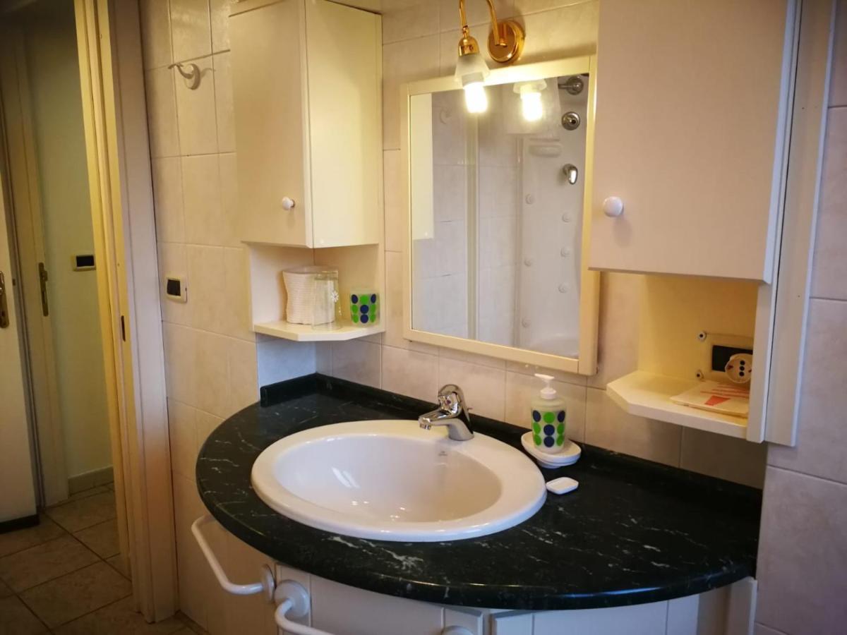 Double or Twin Room Private Bathroom