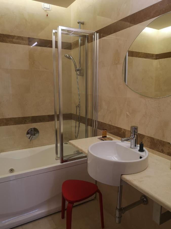 Double Room Private Bathroom,1073900368:JPEG