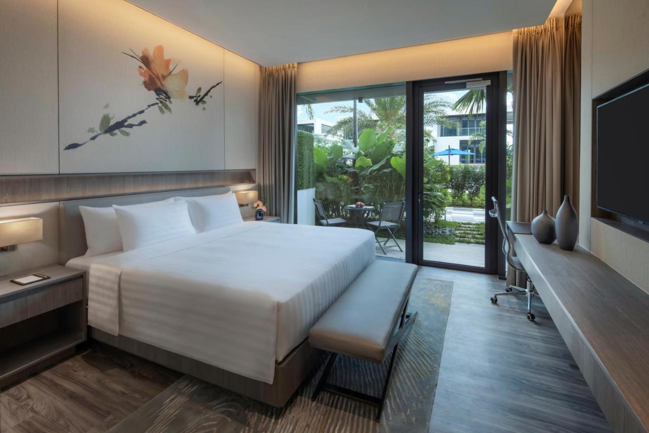 Quarto Deluxe Laguna com Cama King-size, Varanda Térrea e Vista da Piscina
