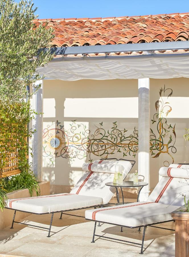 Deluxe Double or Twin Room with Pool Access,1498705315:JPEG