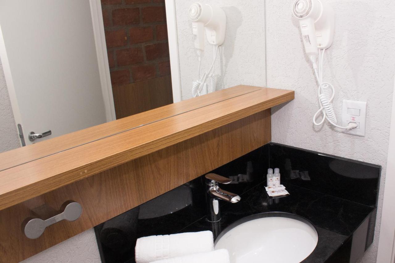 Quarto Standard com Cama de Casal ou 2 de Solteiro