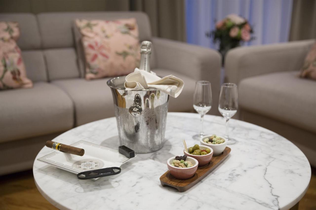 Privilege Suite,1105505187:JPEG