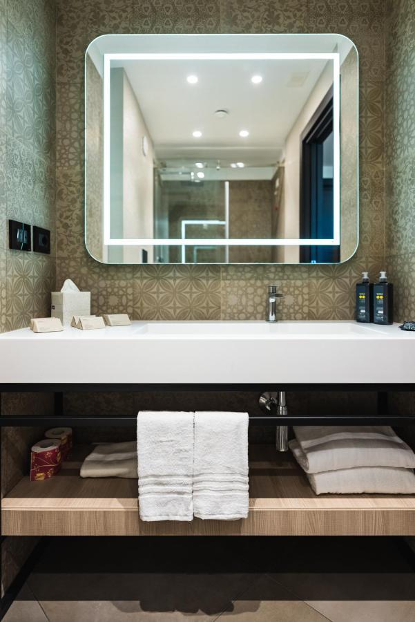 Quarto Deluxe com Cama de Casal ou 2 de Solteiro