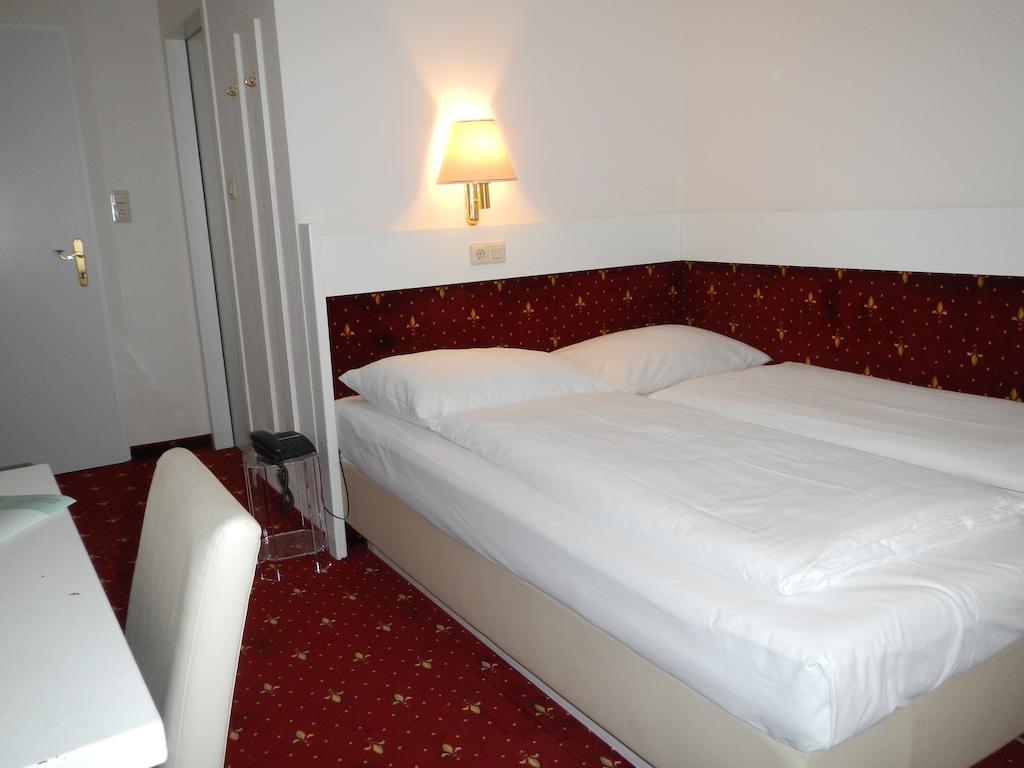 Habitación Doble Pequeña