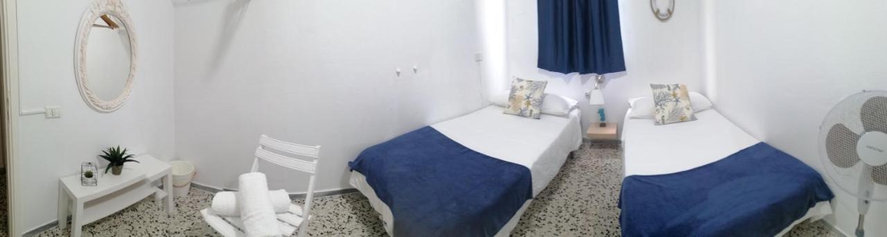 Twin Room with Shared Bathroom,1111946136:JPEG