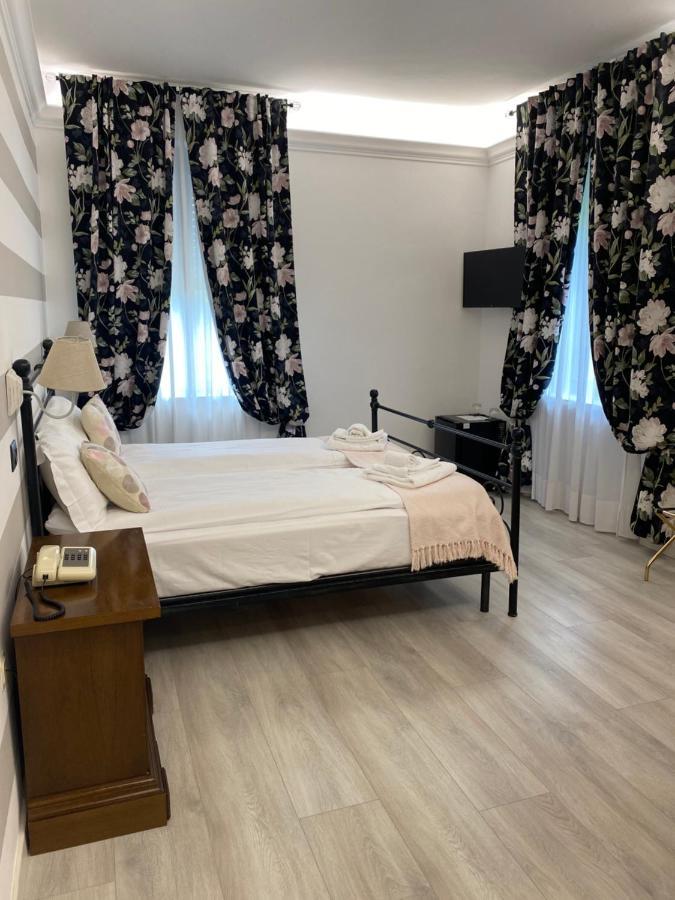 Double or Twin Room,1114863114:JPEG