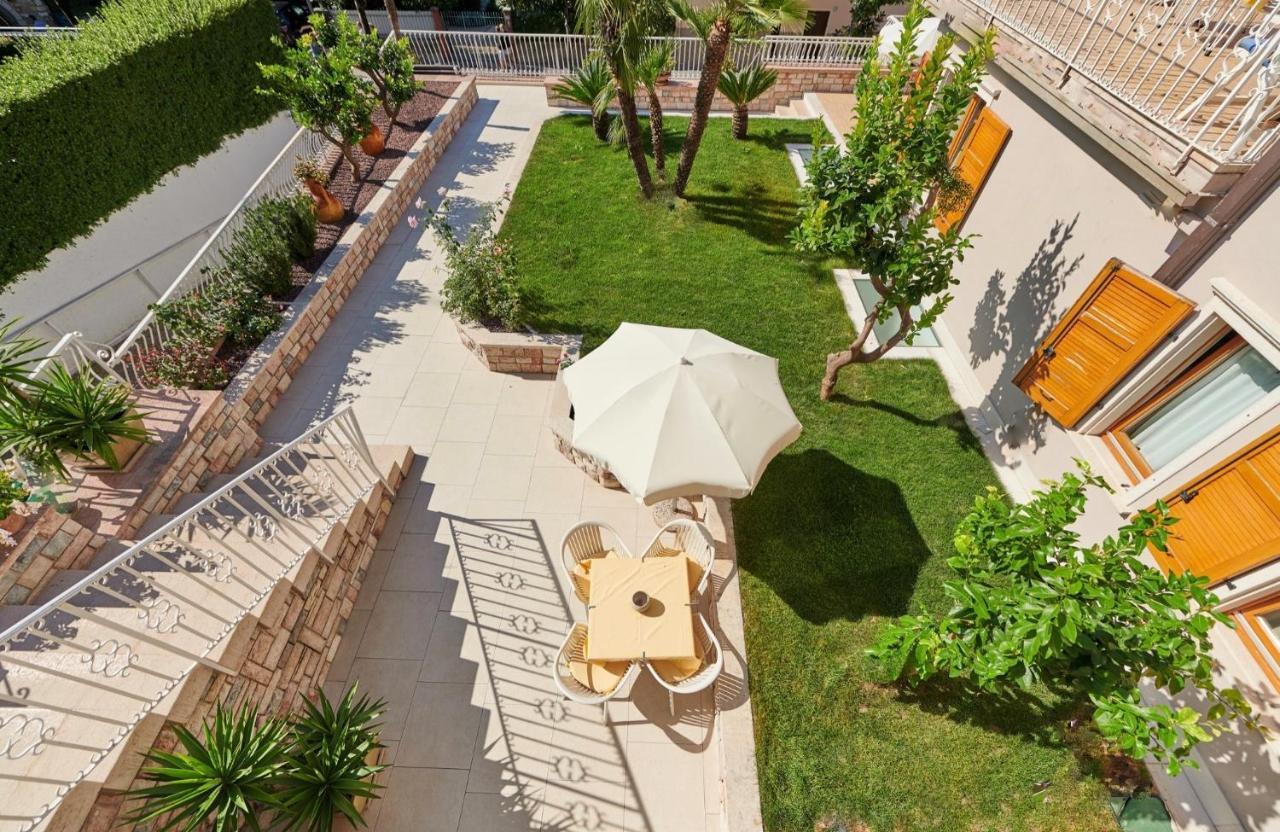 Studio Garden View