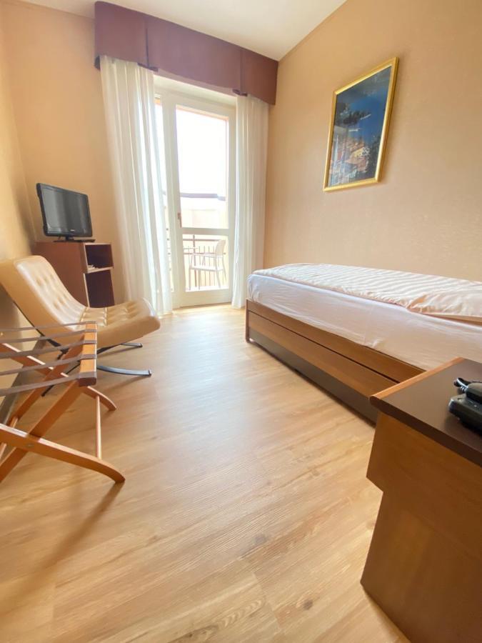 Single Room,1121688798:JPEG