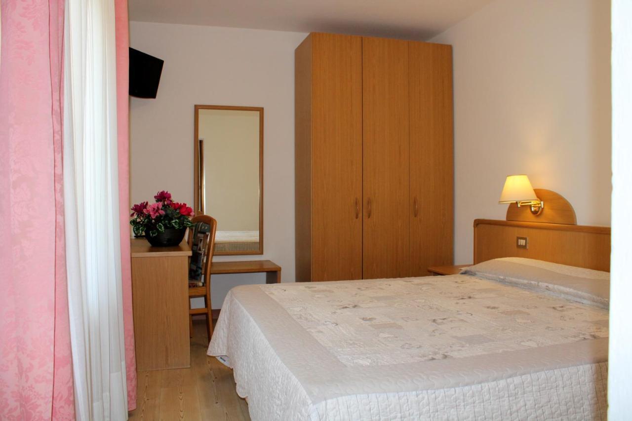 Comfort Room,1212392206:JPEG