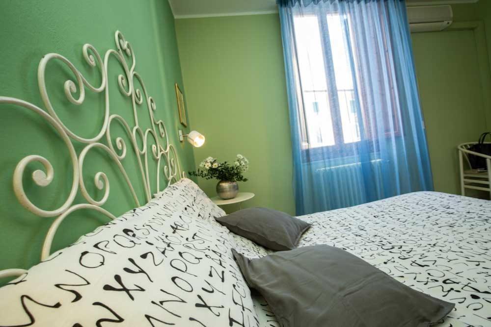 Single Room,1127858073:JPEG