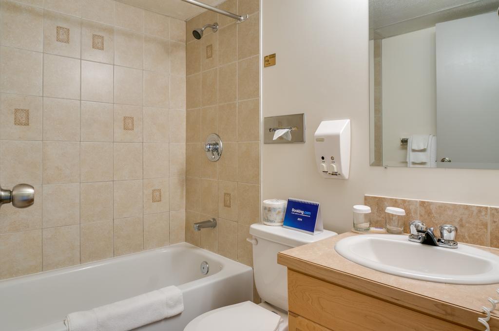 Loft Suite Queen Two Doubles