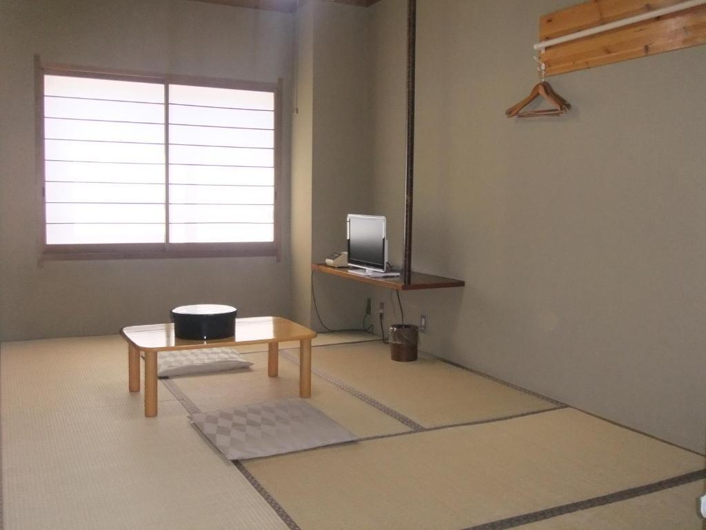 Japanese-Style Twin Room with Shared Bathroom - Non-Smoking