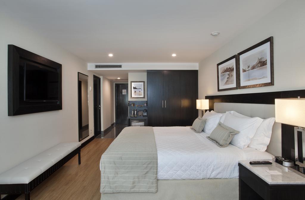Quarto Duplo Superior com Vista Parcial Oceano