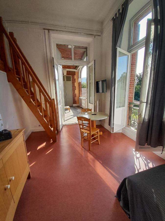 Studio avec mezzanine