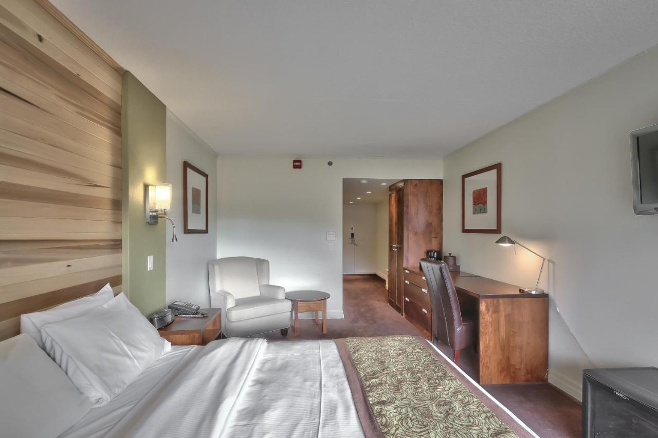 1 Queensize Bed