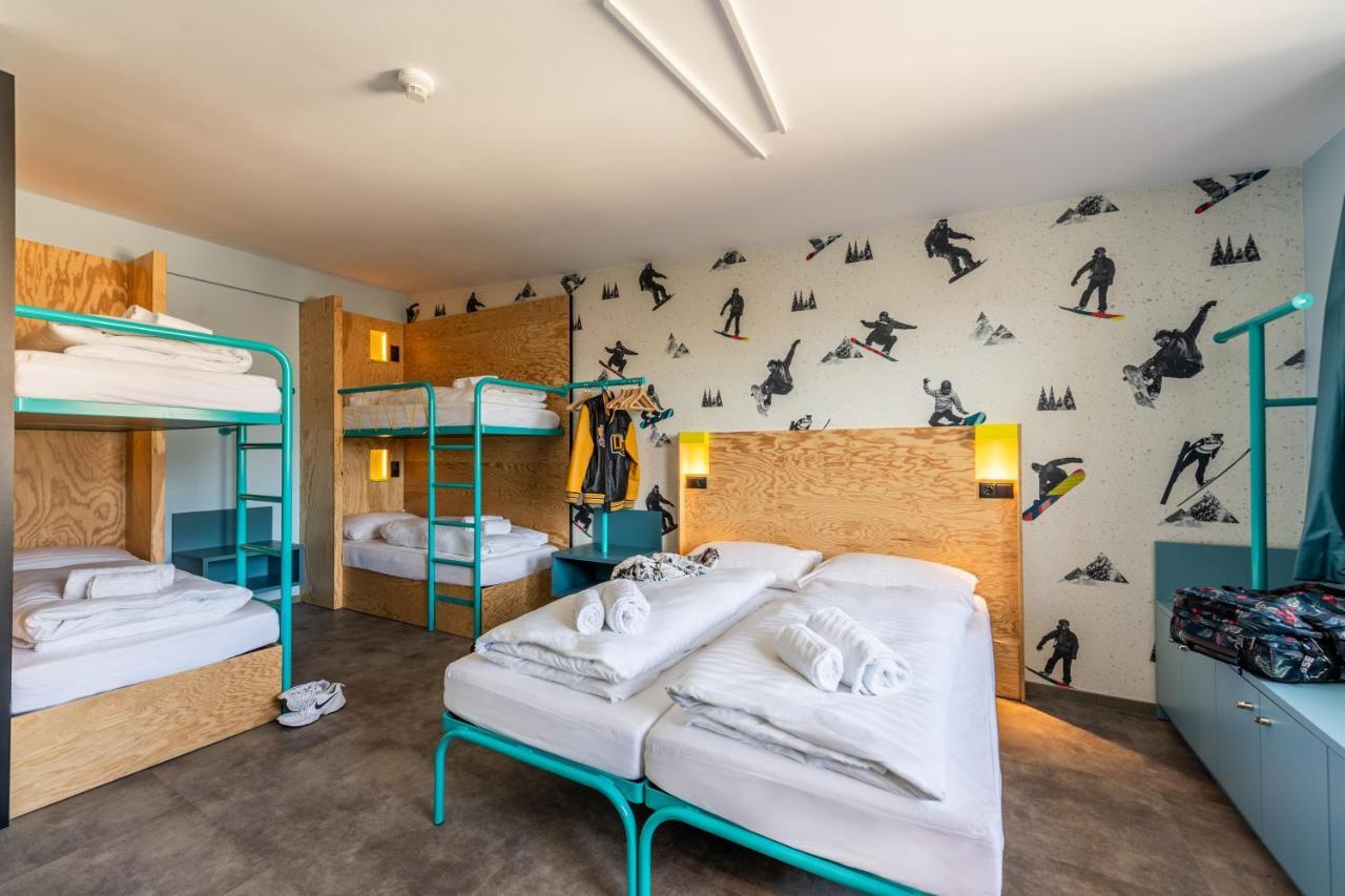 Bed 6-Bed Mixed Dormitory Room