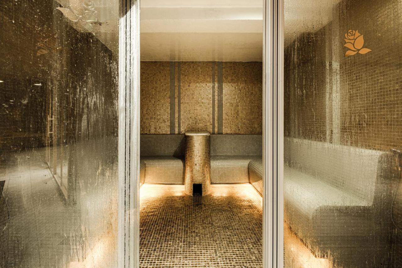 Double Suite with Sofa Bed and Pool Access