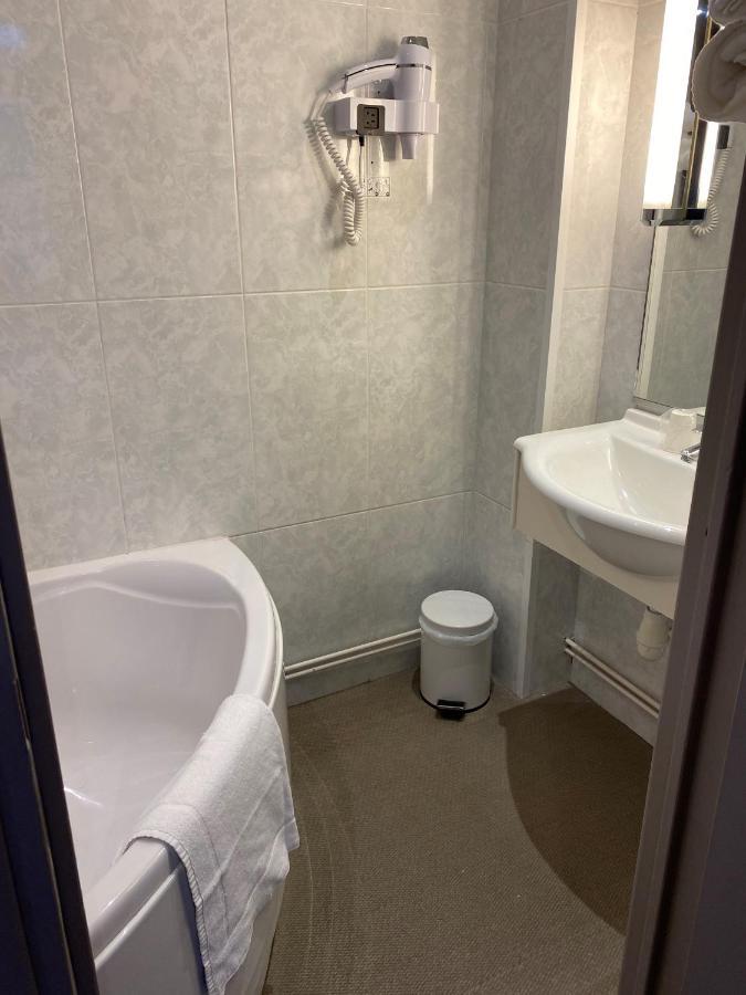 Superior Room Bath