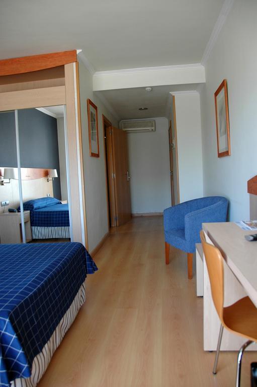 Chambre Familiale (1 Adulte + 2 Enfants)