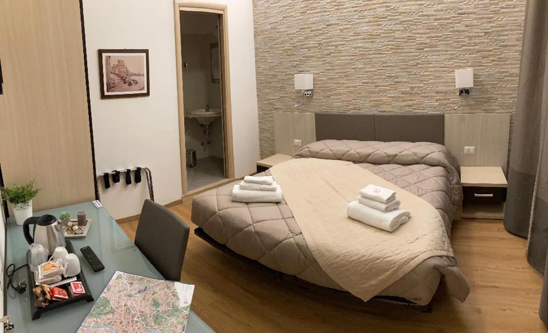 Twin Room,1630933244:JPEG
