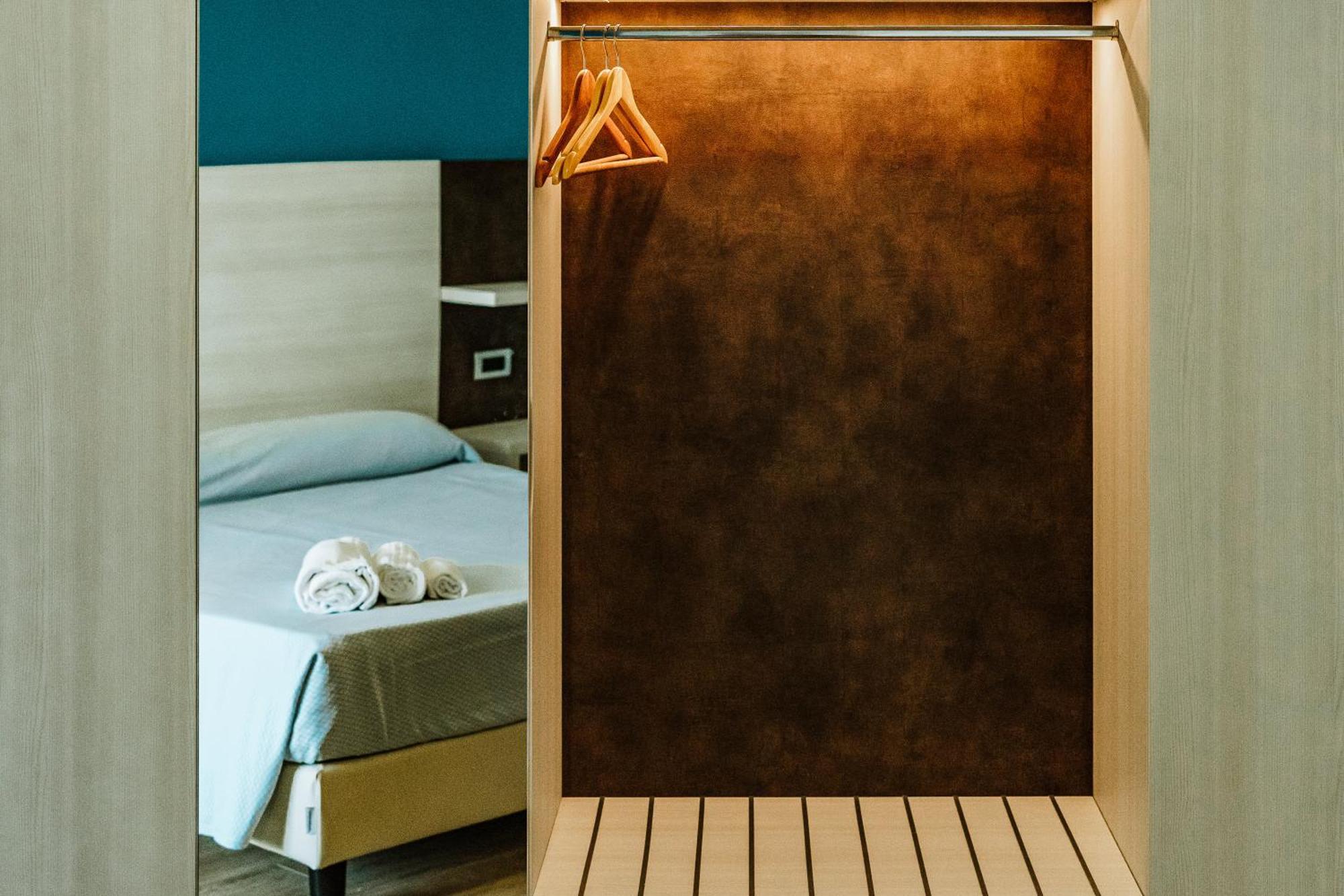 Deluxe tweepersoonskamer met balkon en uitzicht op zee