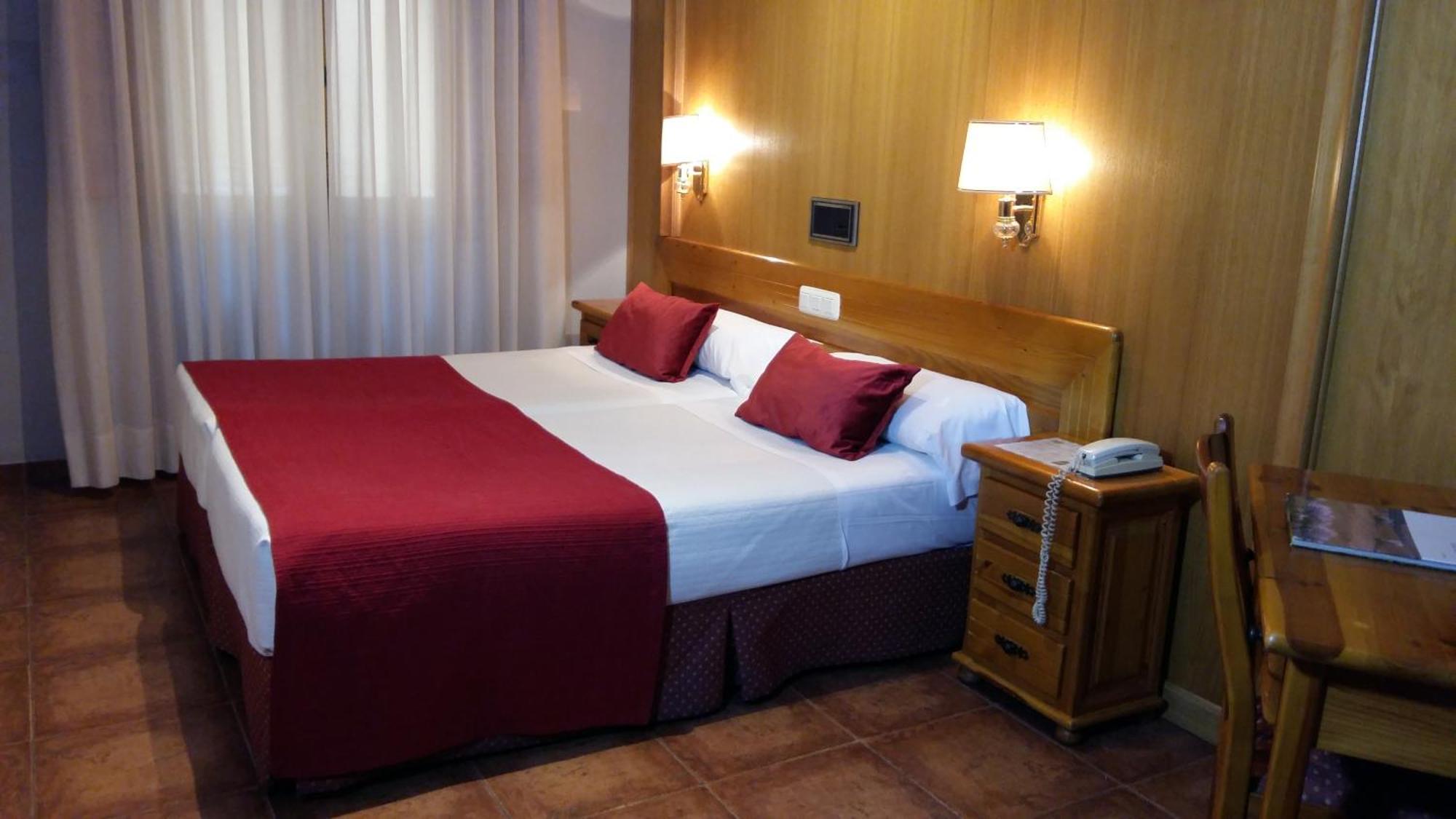 Twin Room,1207747435:JPEG