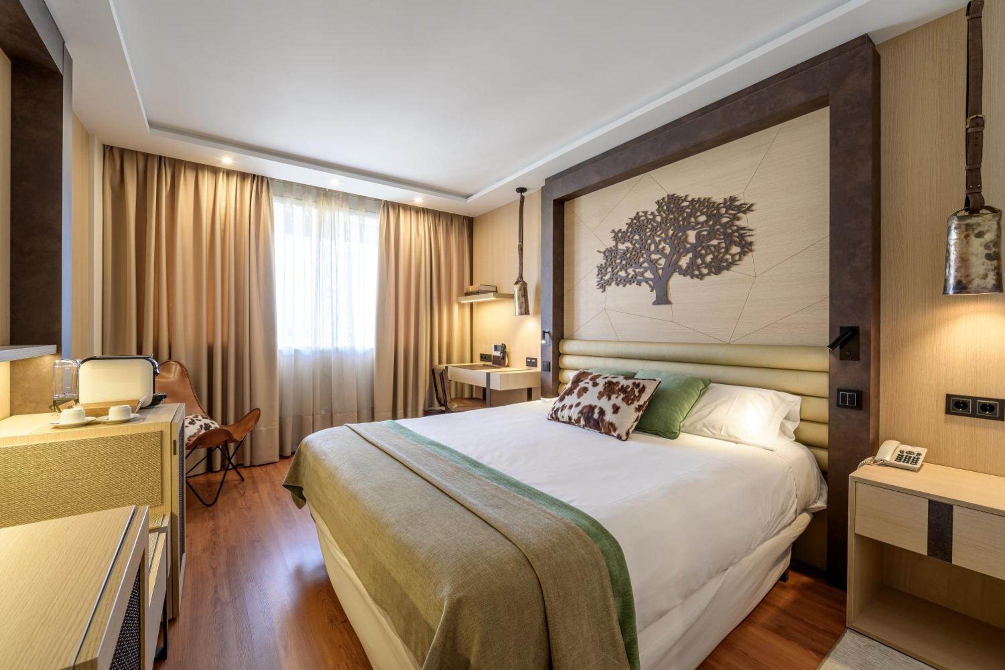 Deluxe Double or Twin Room,1431765268:JPEG