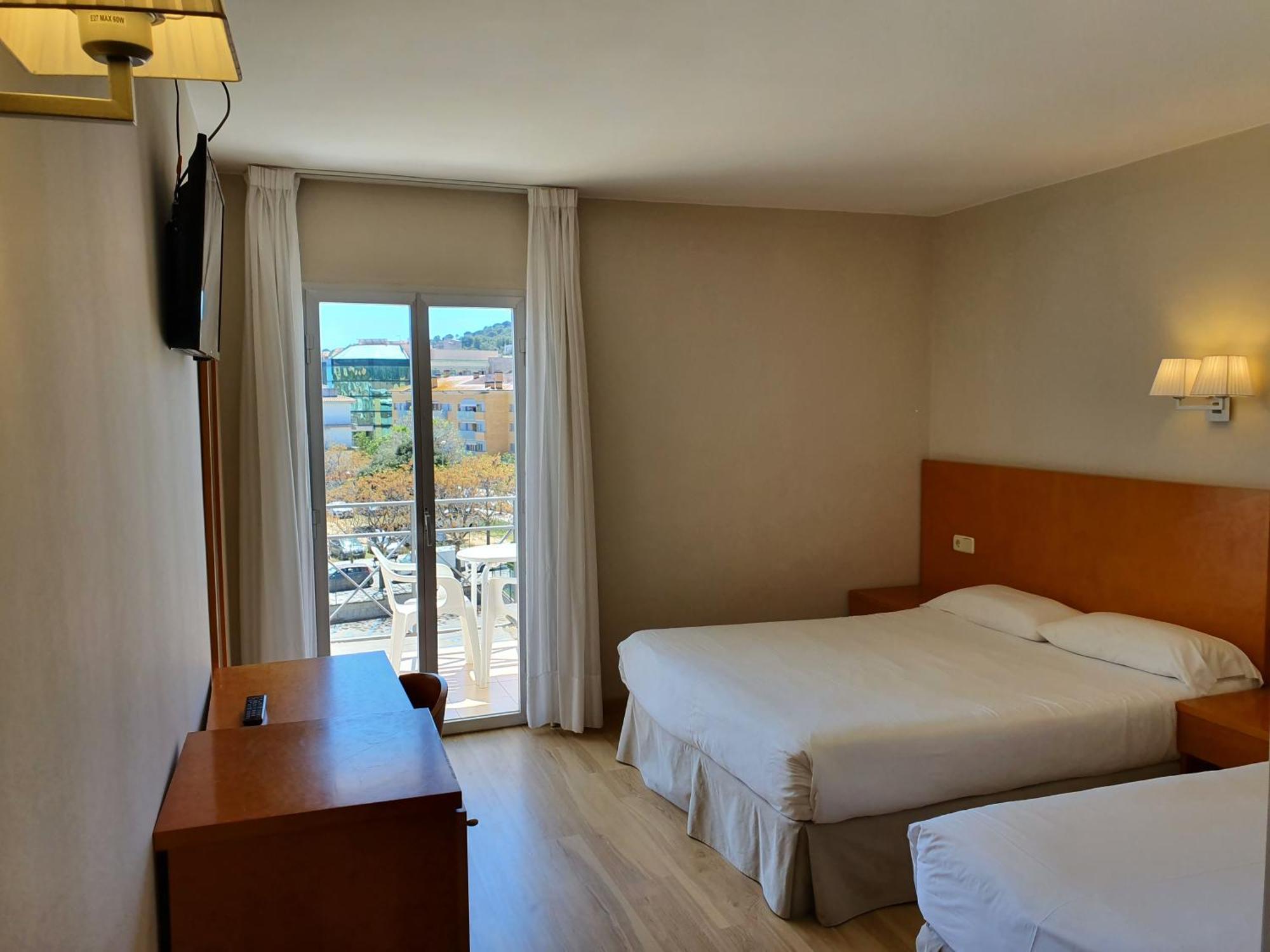 Triple Room with Balcony,1612957970:JPEG