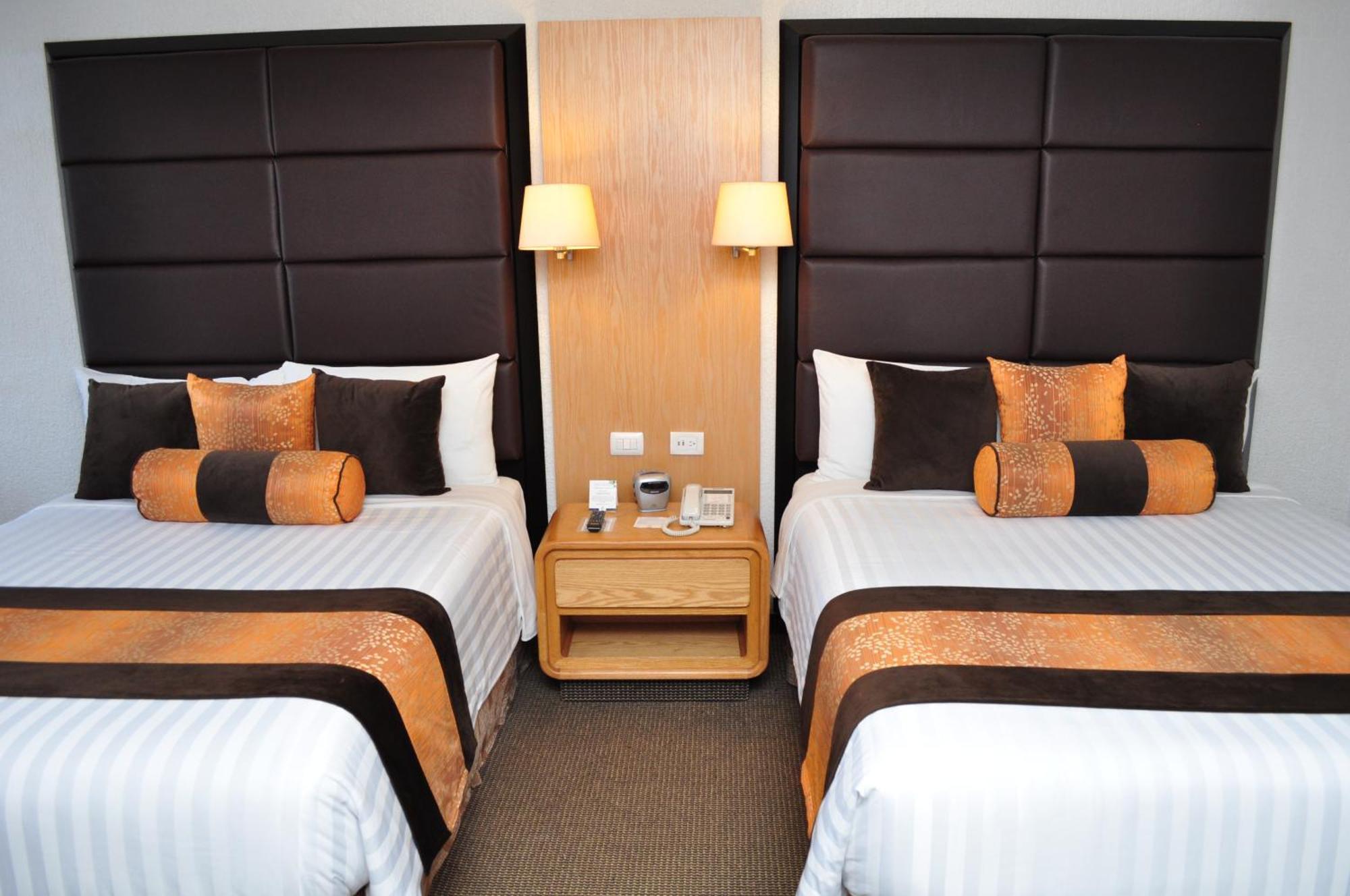 Queen Room with Two Queen Beds,1208265391:JPEG
