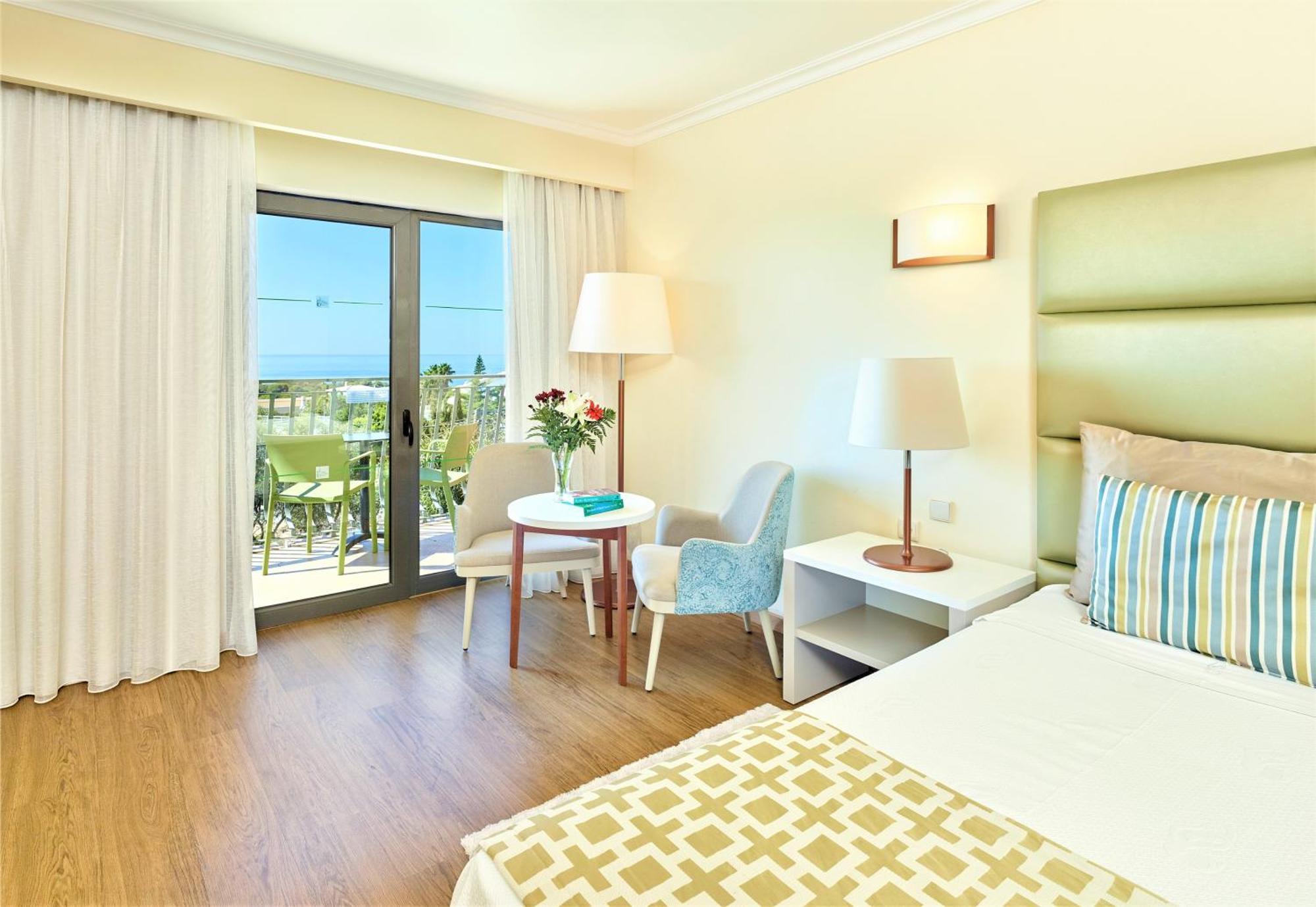 Quarto Twin Deluxe com Vista Mar