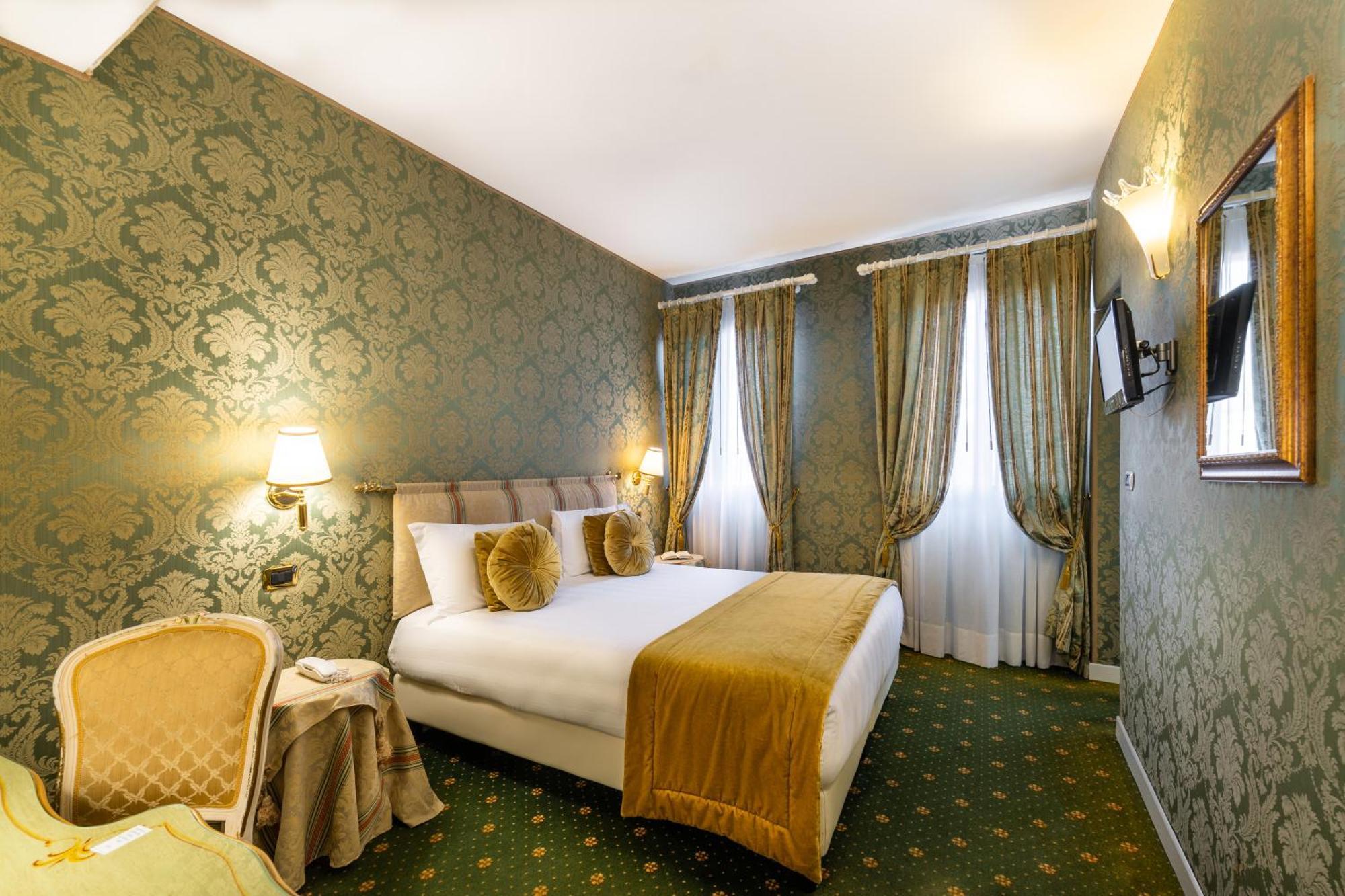 Petite Chambre Double ou Lits Jumeaux - Vue sur Canal