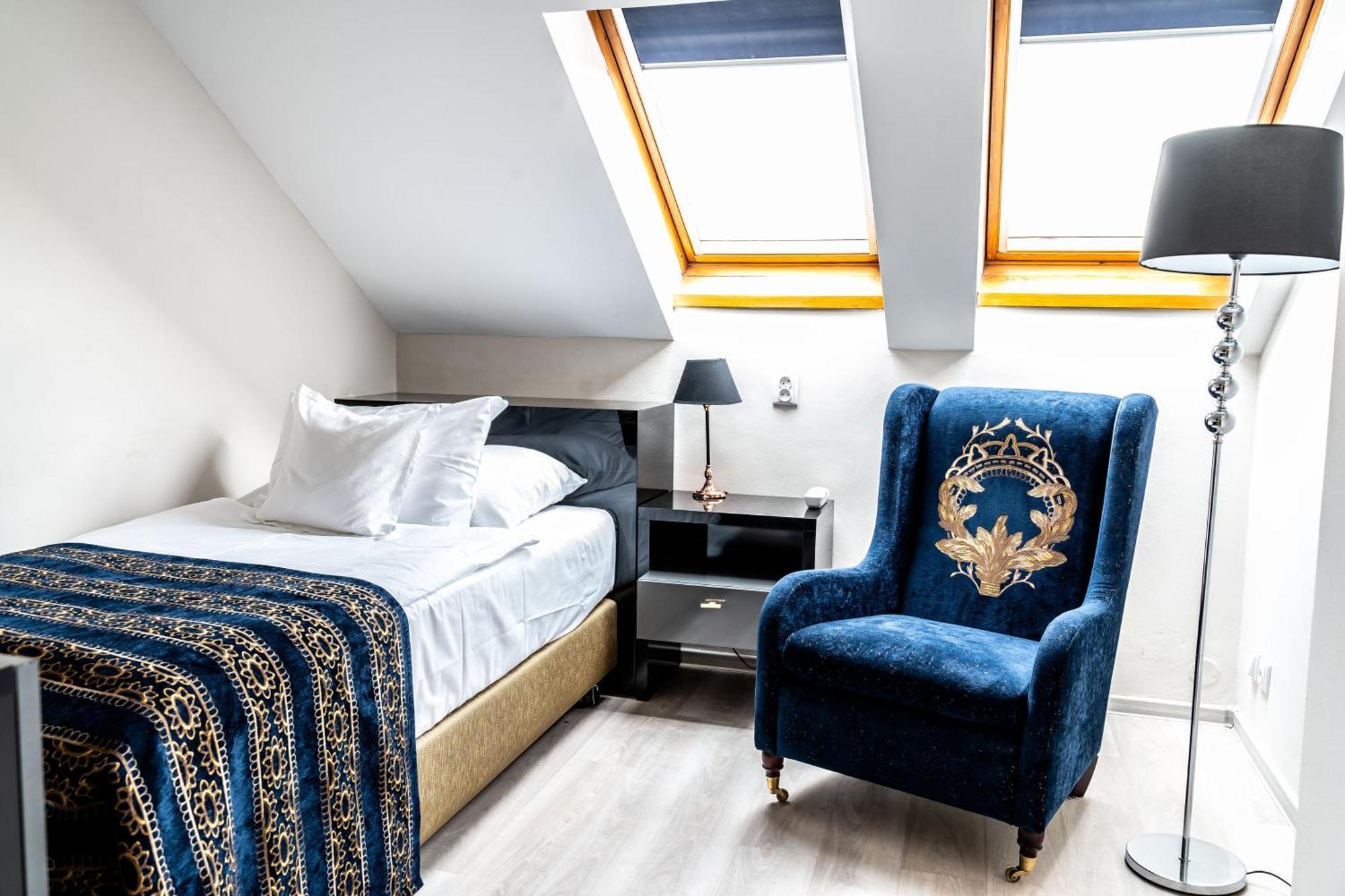 Single Room,1589421514:JPEG