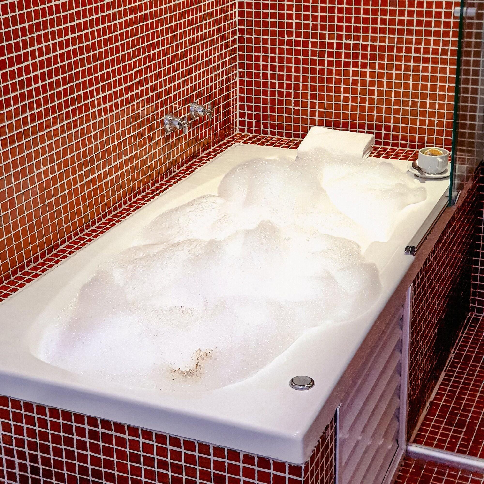 Deluxe Double or Twin Room with Spa Bath,1545512779:JPEG