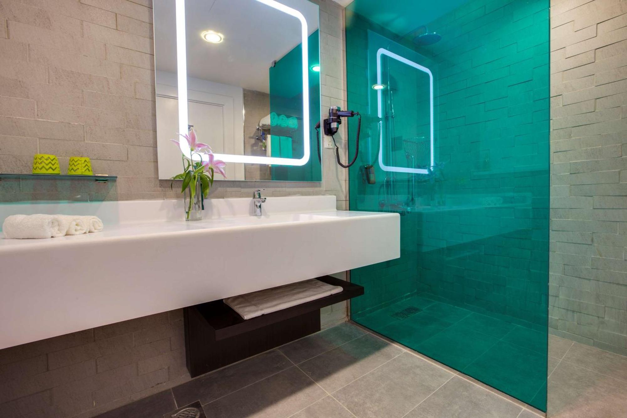 Suite with Sea View and Balcony