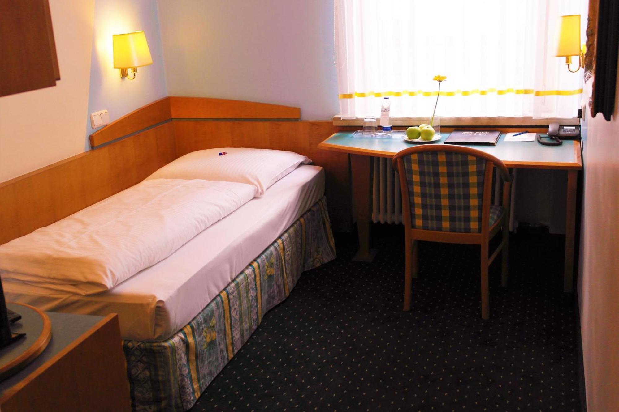 Single Room,1530506863:JPEG