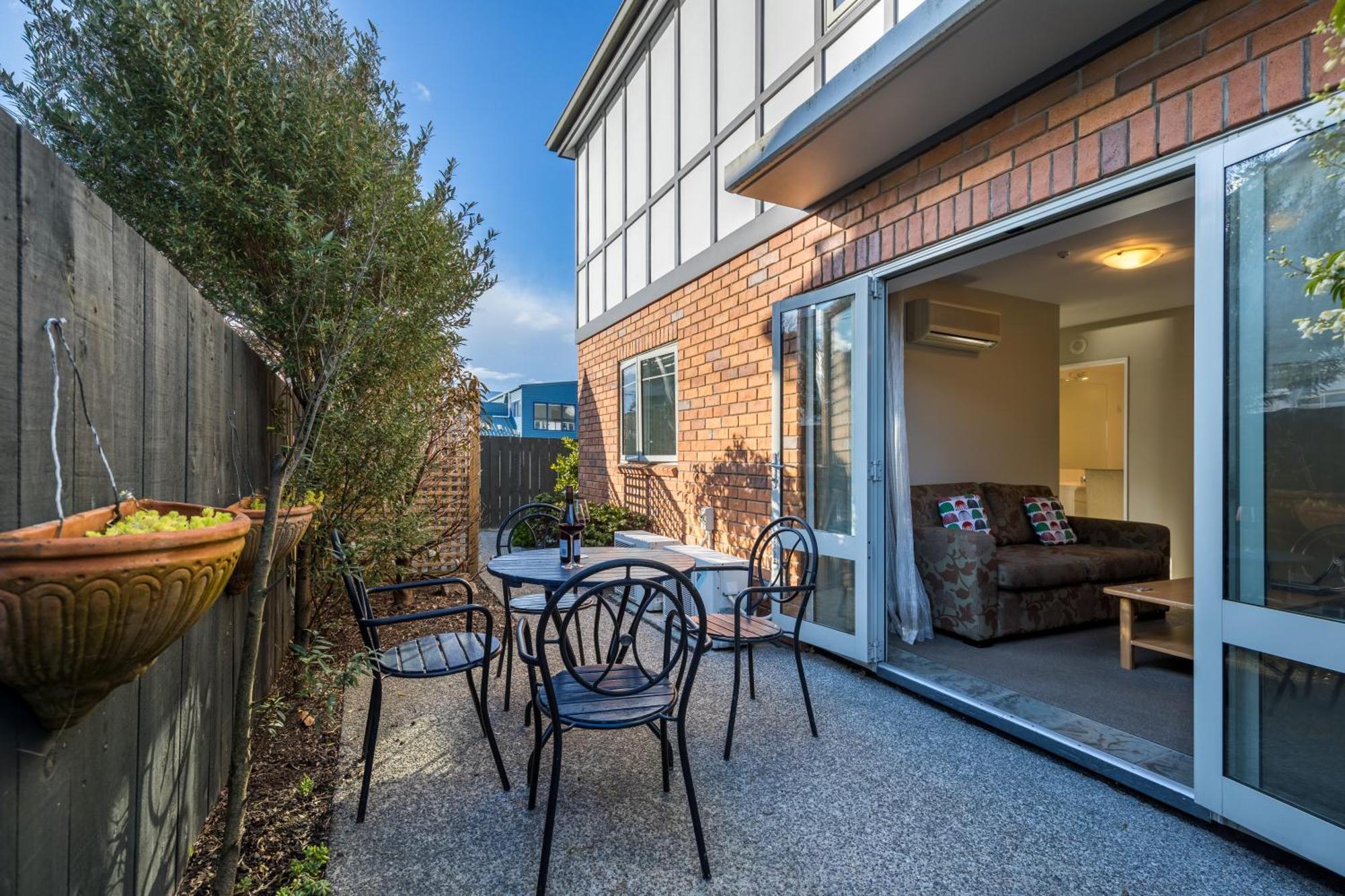 Two-Bedroom Spacious Family Spa Apartment with Patio or Balcony