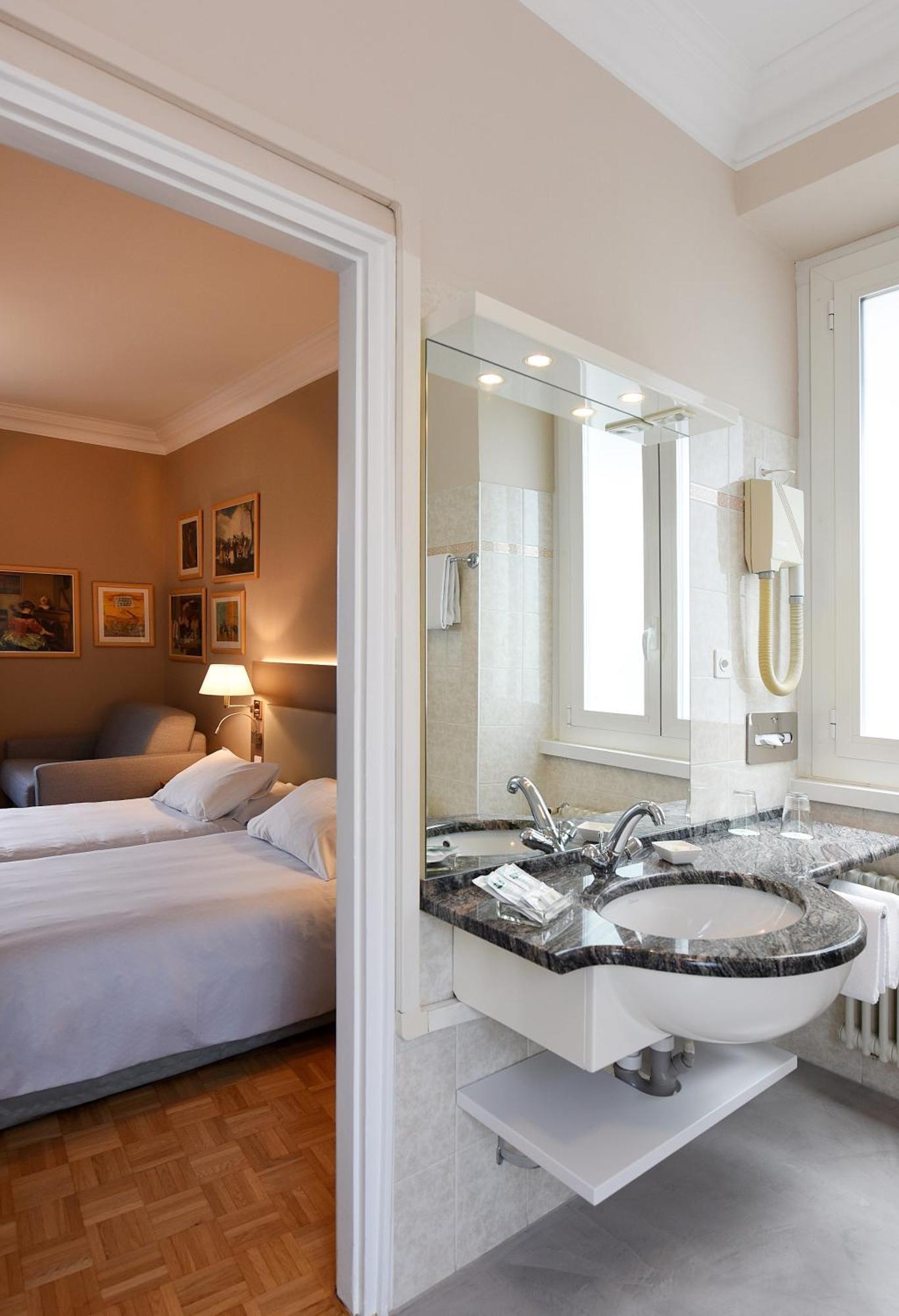 Executive Double Room Lake View Balcony
