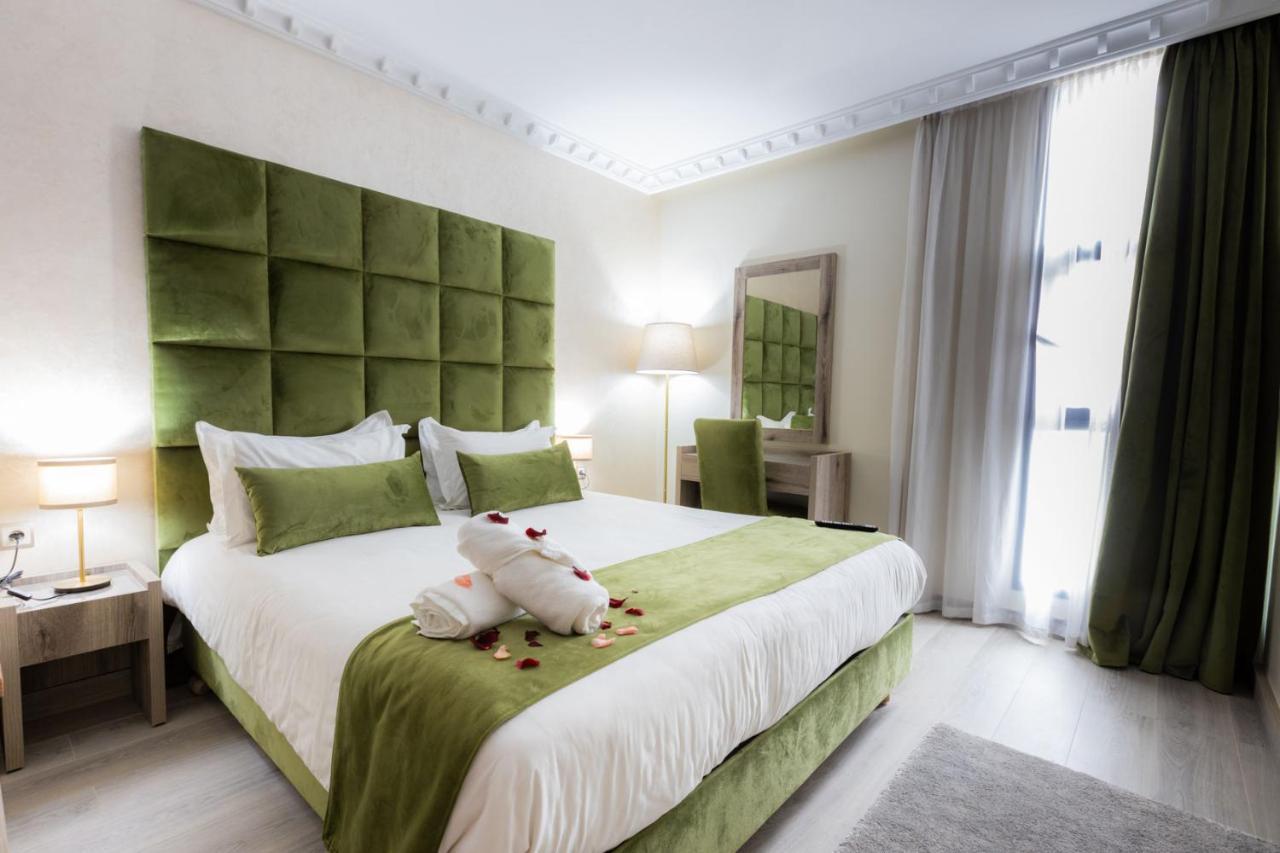 Quarto com Cama de Casal ou 2 de Solteiro
