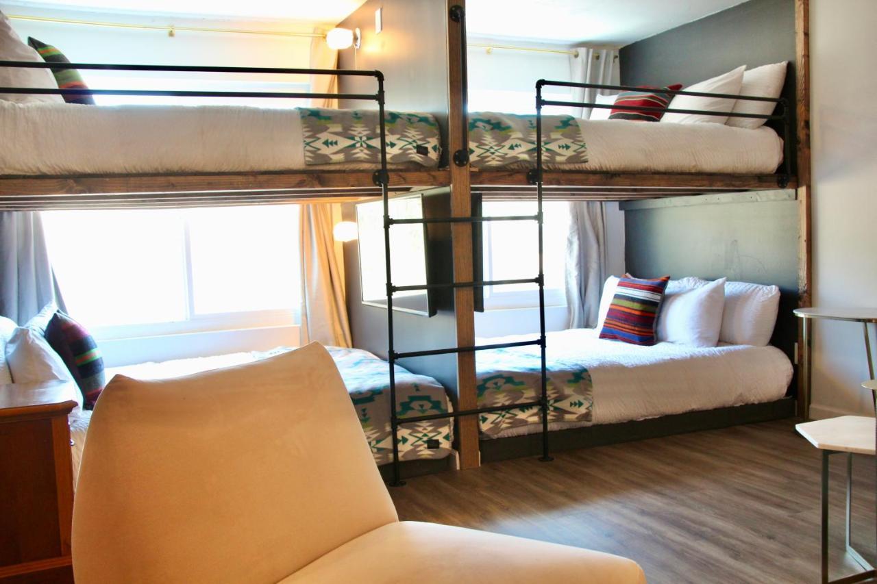 Deluxe Family Suite