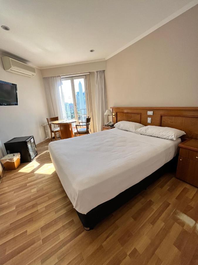 HABITACIÓN ESTANDAR - CAMA GRANDE - VISTA CIUDAD
